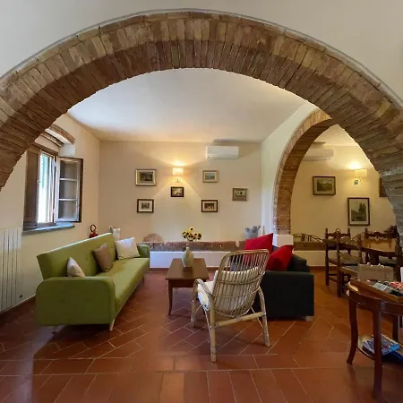 Holiday home Podere I Sorbi, Spacious Tuscan Villa, Lajatico, Nr Pisa *