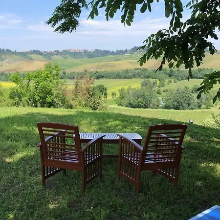 Podere I Sorbi, Spacious Tuscan Villa, Lajatico, Nr Pisa Holiday home